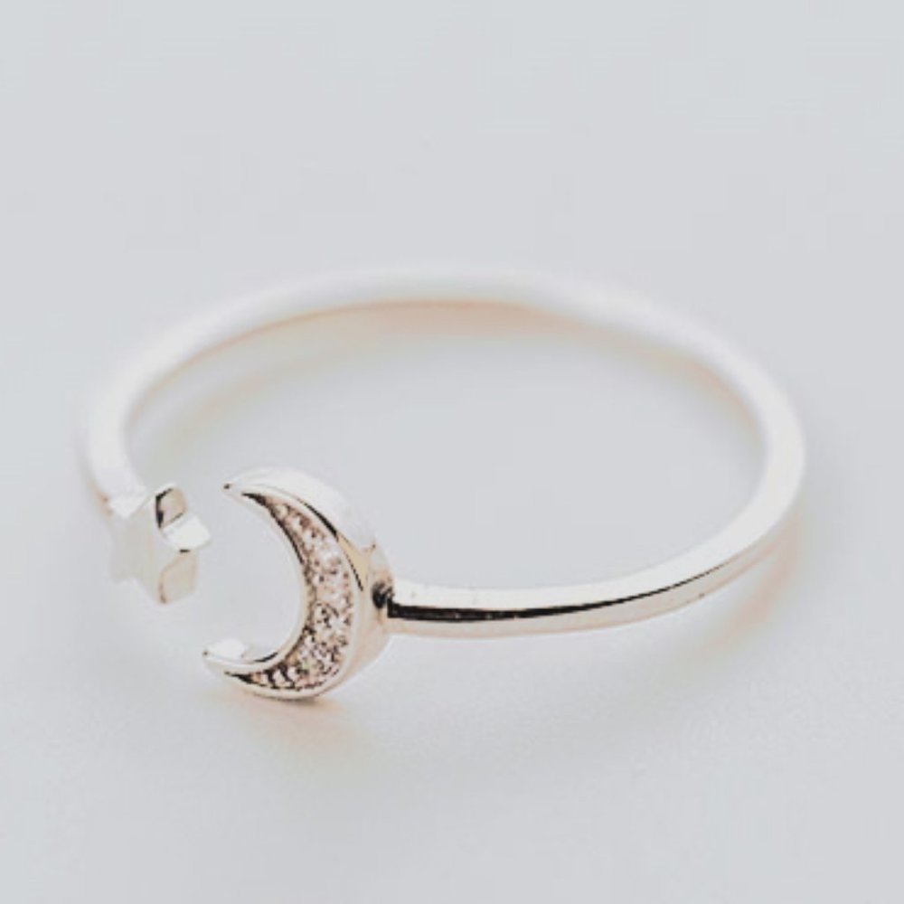 925 Sterling Silver Crescent Moon Ring Open Ring Moon Jewelry Celestial - Picture 1 of 9